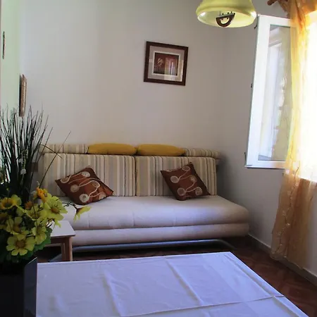 Barbara Pensión Mlini